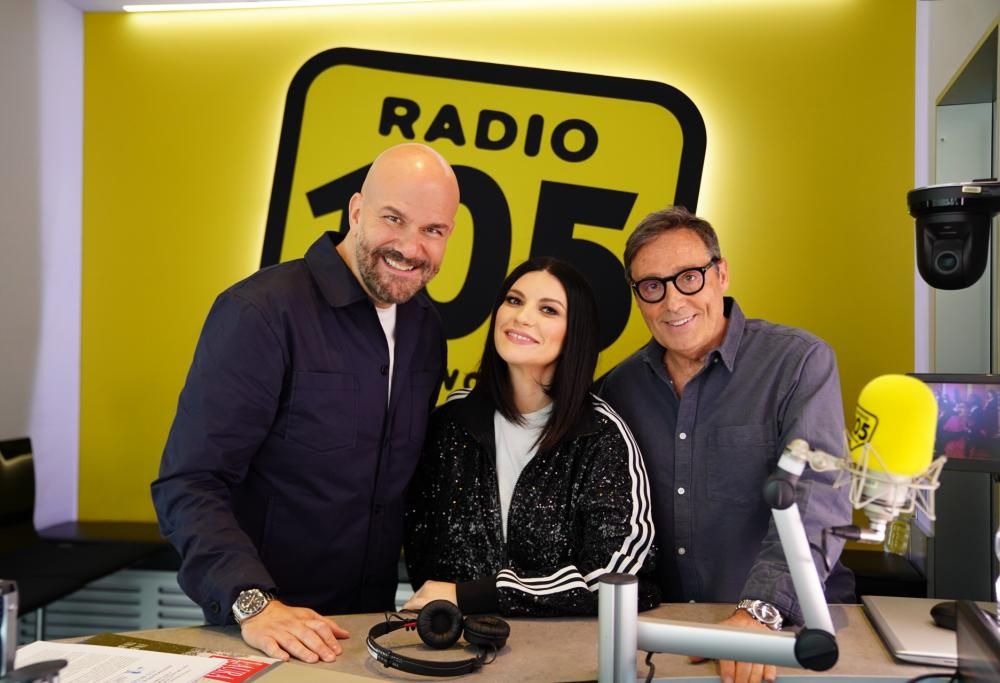 30 anni sono solo “Un buon inizio”: Laura Pausini in diretta con Tony e Ross
