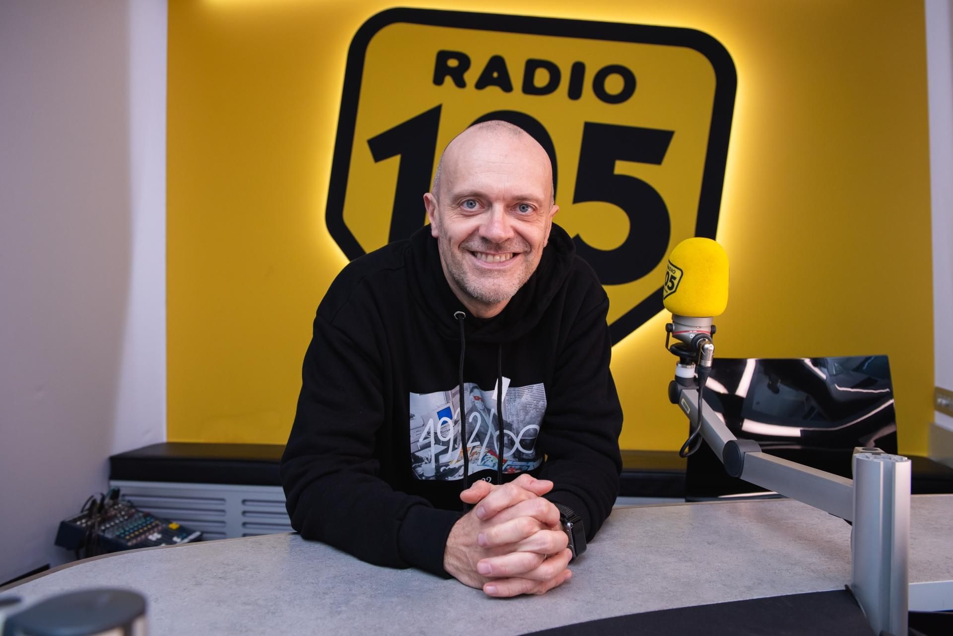 Max Pezzali, in arrivo il nuovo album Max Forever Vol. 2 con due brani inediti