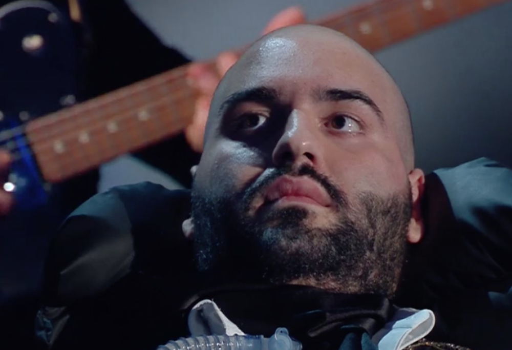 Sanremo 2020, Io Sto con Paolo commuove l’Ariston con il monologo del coraggio sulla Sla