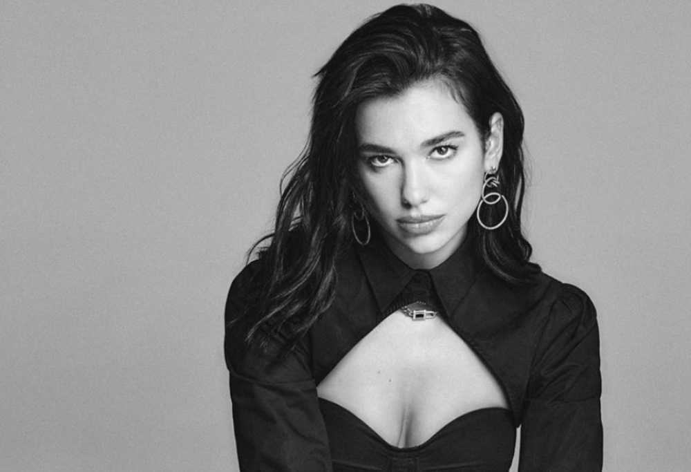 Dua Lipa racconta le discriminazioni subite: “Le donne devono sempre lavorare di più per essere prese sul serio”