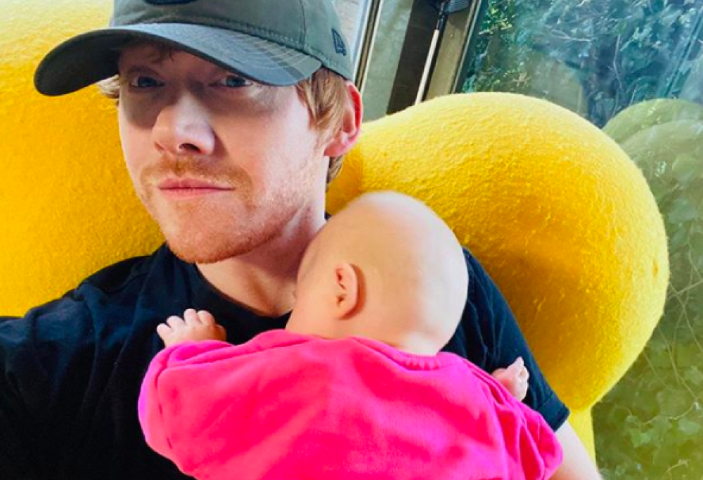 Rupert Grint di “Harry Potter” sbarca su Instagram in dolce compagnia