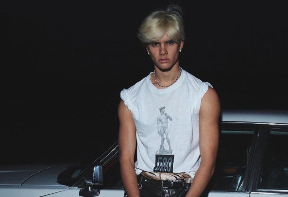 Romeo, il figlio di David e Victoria Beckham, diventa modello: ecco le prime foto
