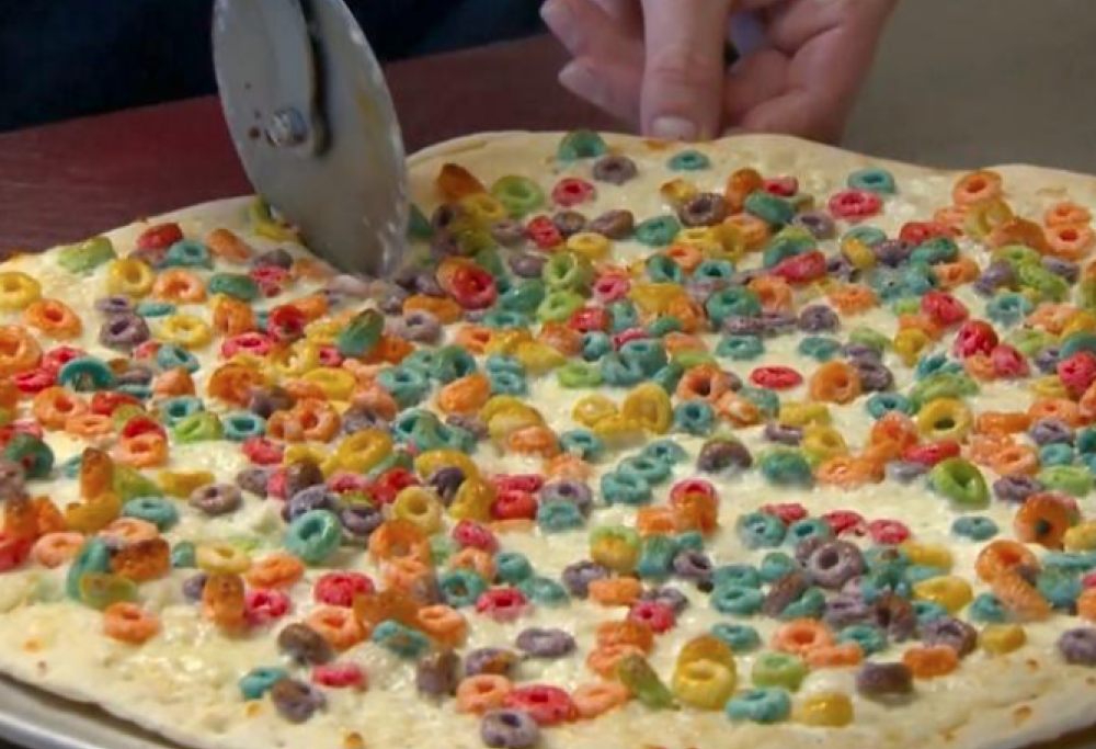 Pizza cereali e frutta, ai confini del disgusto