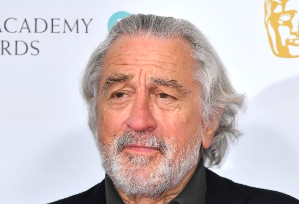 De Niro costretto a lavorare per mantenere la ex