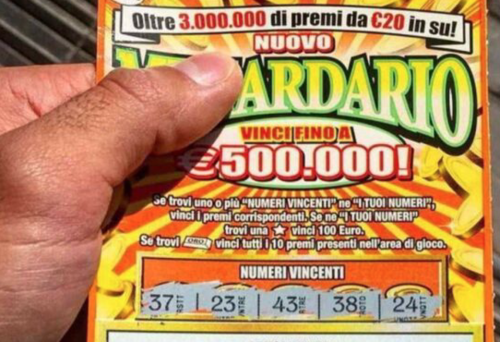 Vince 3 milioni al Gratta e Vinci e gli bloccano i soldi