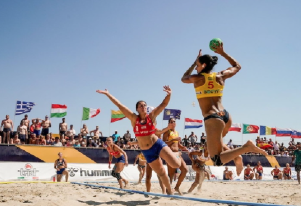 Giocano in shorts e rischiano la squalifica