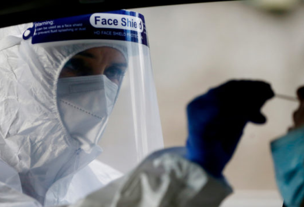 Tampone si incastra nel naso