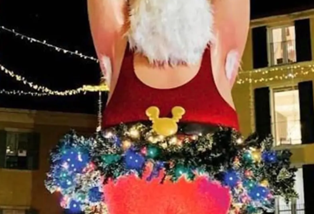 Babbo Natale con il tutù, ed è subito polemica