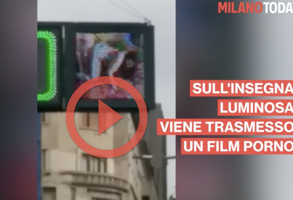 Farmacia trasmette video porno per errore