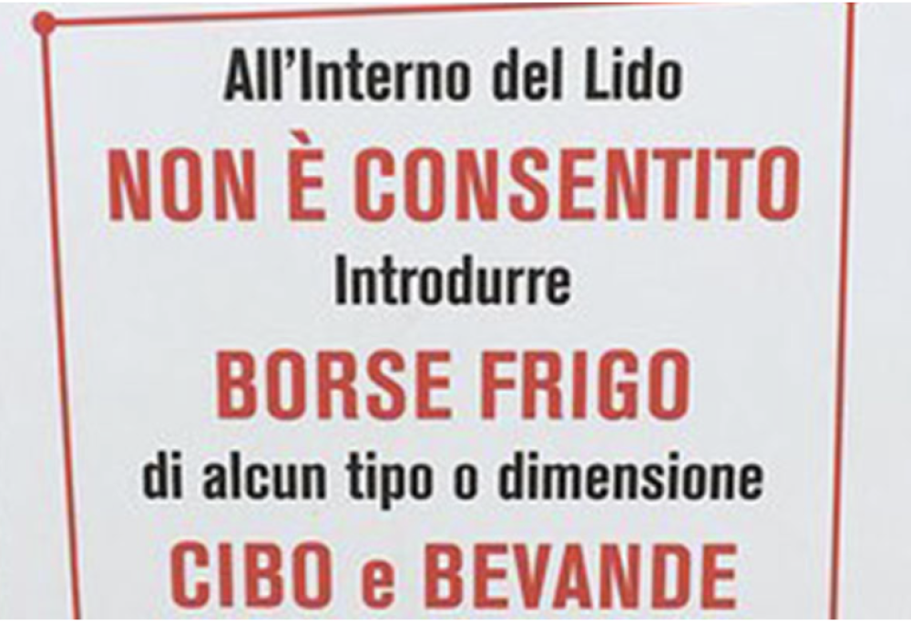 Bagnanti perquisiti prima di entrare in spiaggia