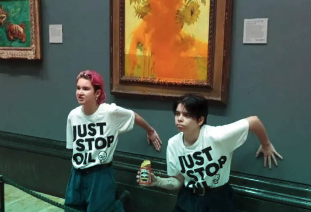 Salsa di pomodoro su un Van Gogh