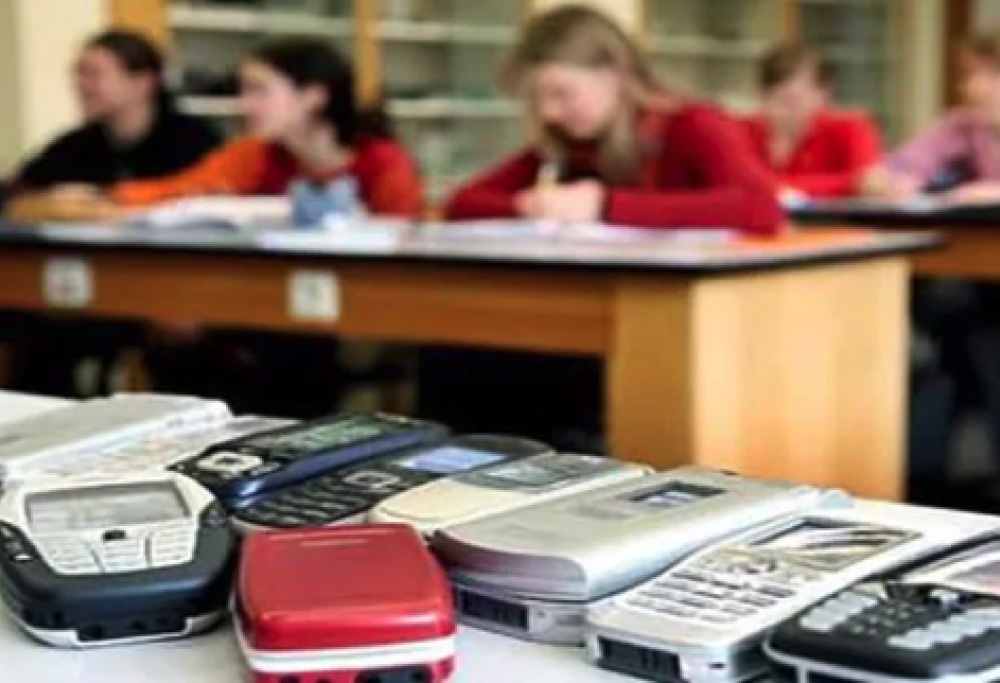 Smartphone vietati a scuola