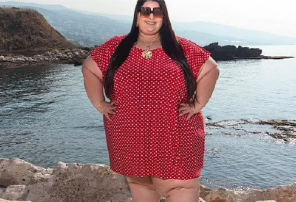 Troppo grassa, non può salire sull’aereo