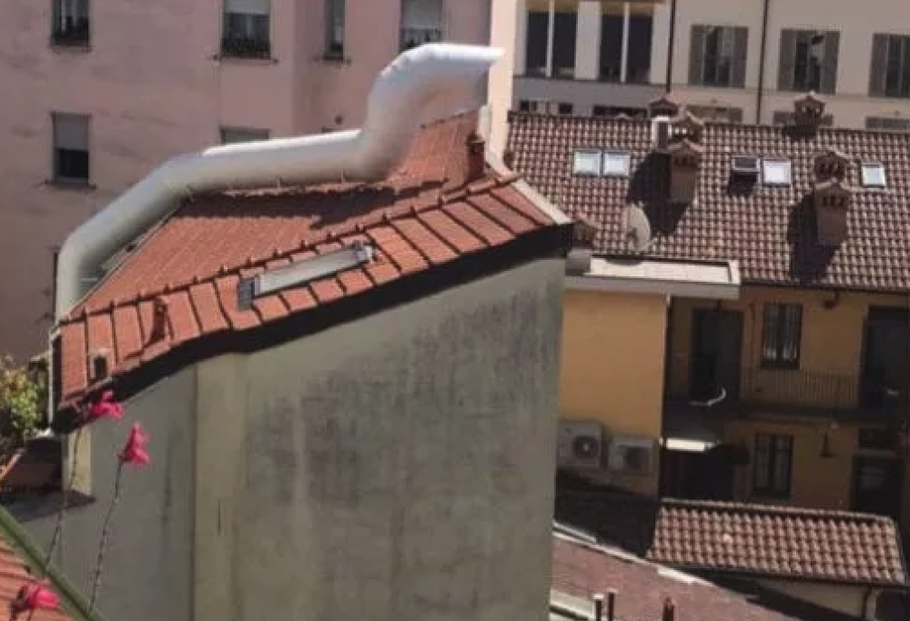 Residenti milanesi respirano pollo fritto