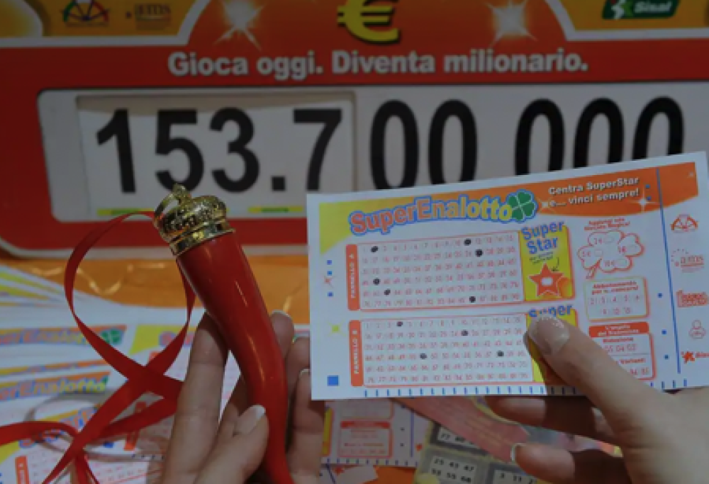 Superenalotto da record, 371 milioni di jackpot