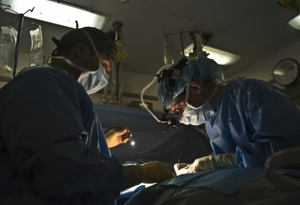 Gli amputano il pene per sbaglio