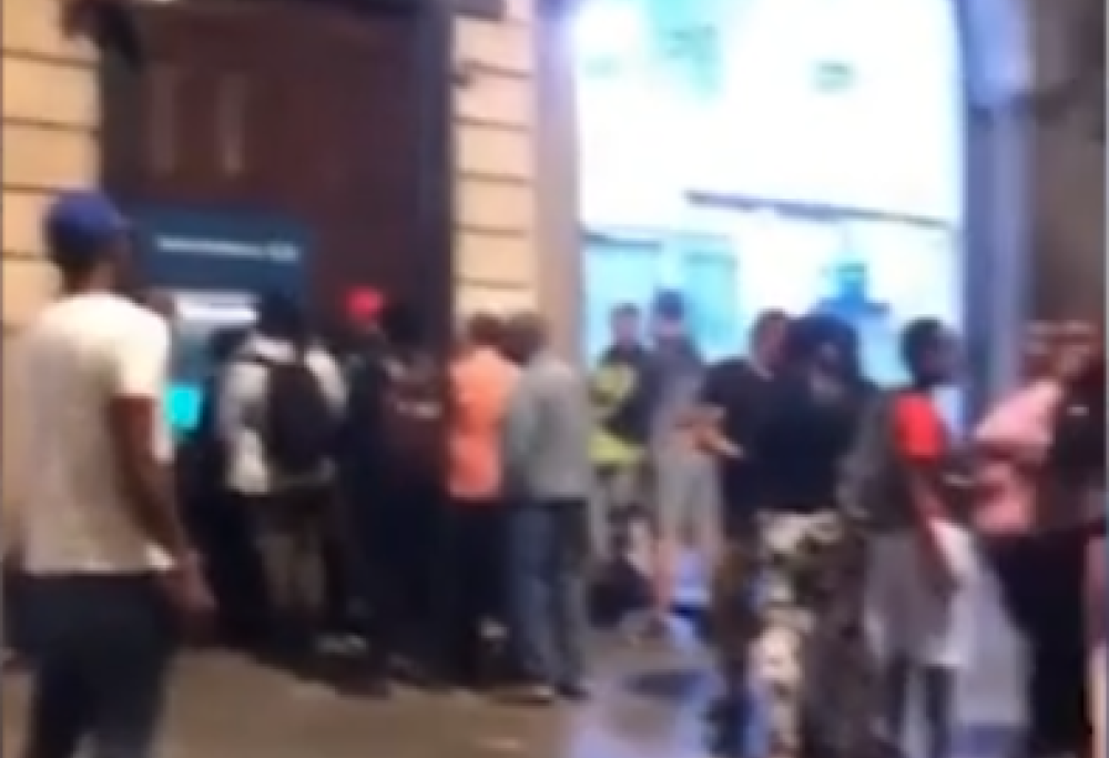 Contanti gratis al bancomat, Bank of Ireland in tilt