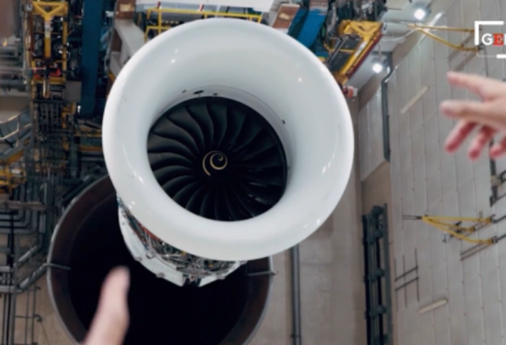 Motore aereo alimentato con grassi di scarto