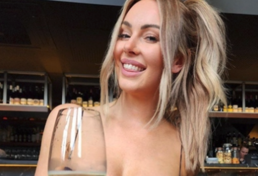 Modella condivide il marito con altre donne