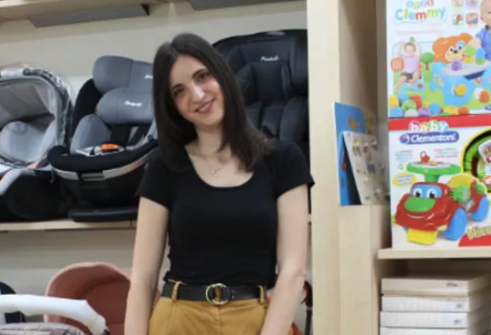 Con una mazza da baseball fa fuggire il rapinatore