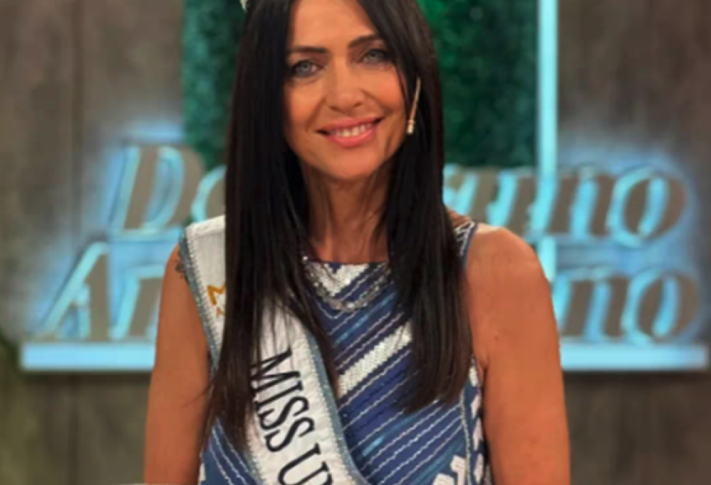 Vince la fascia Miss Universo a 60 anni