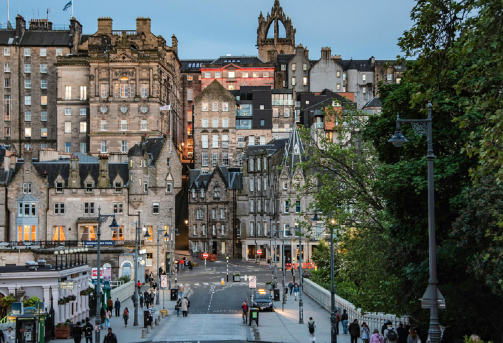 Edimburgo, la tassa di soggiorno finanzia le case popolari