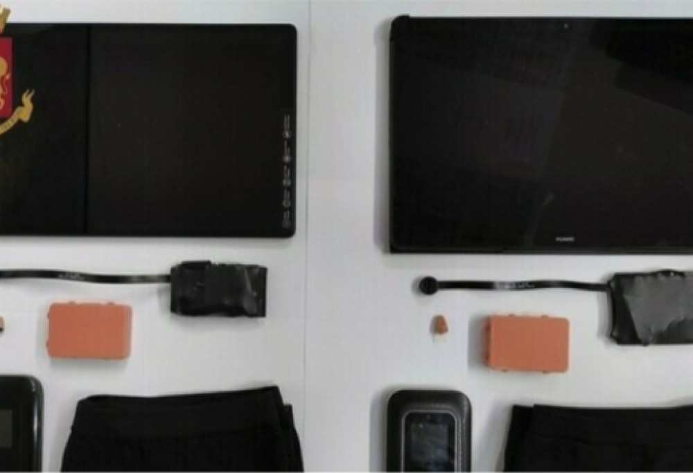 Il kit per truffare all’esame della patente di guida