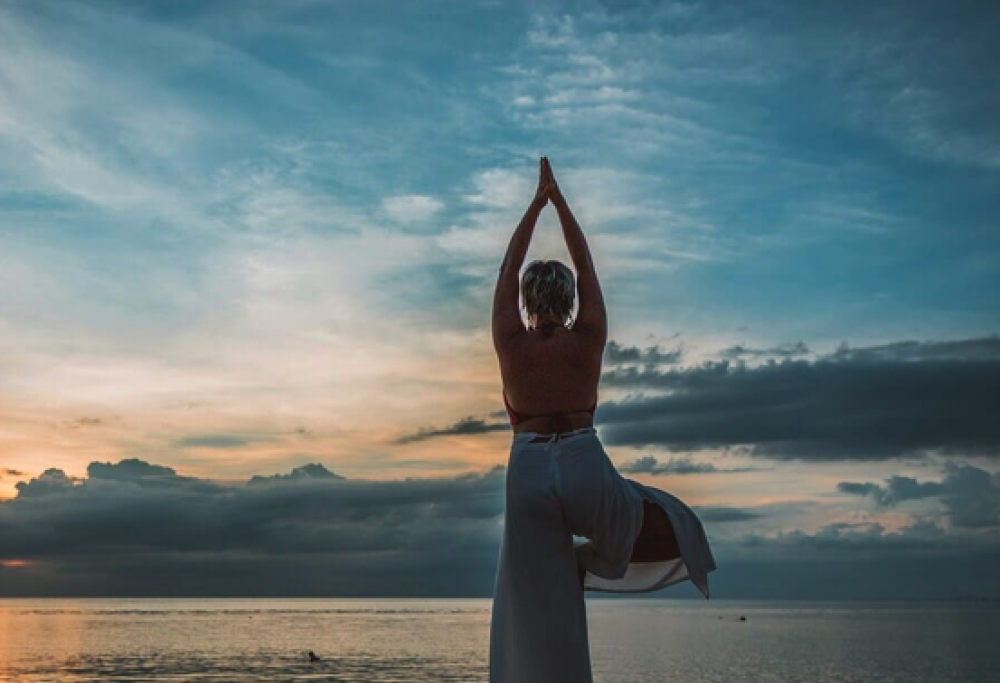 Se mantieni questa posizione per 10 secondi, sei ancora giovane