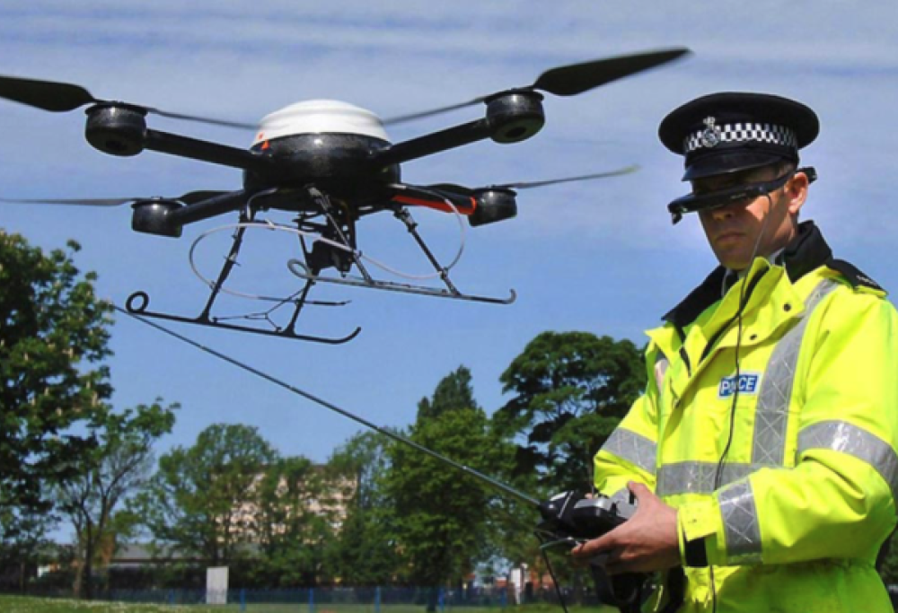 Ubriaco pilota un drone, 3mila euro di multa