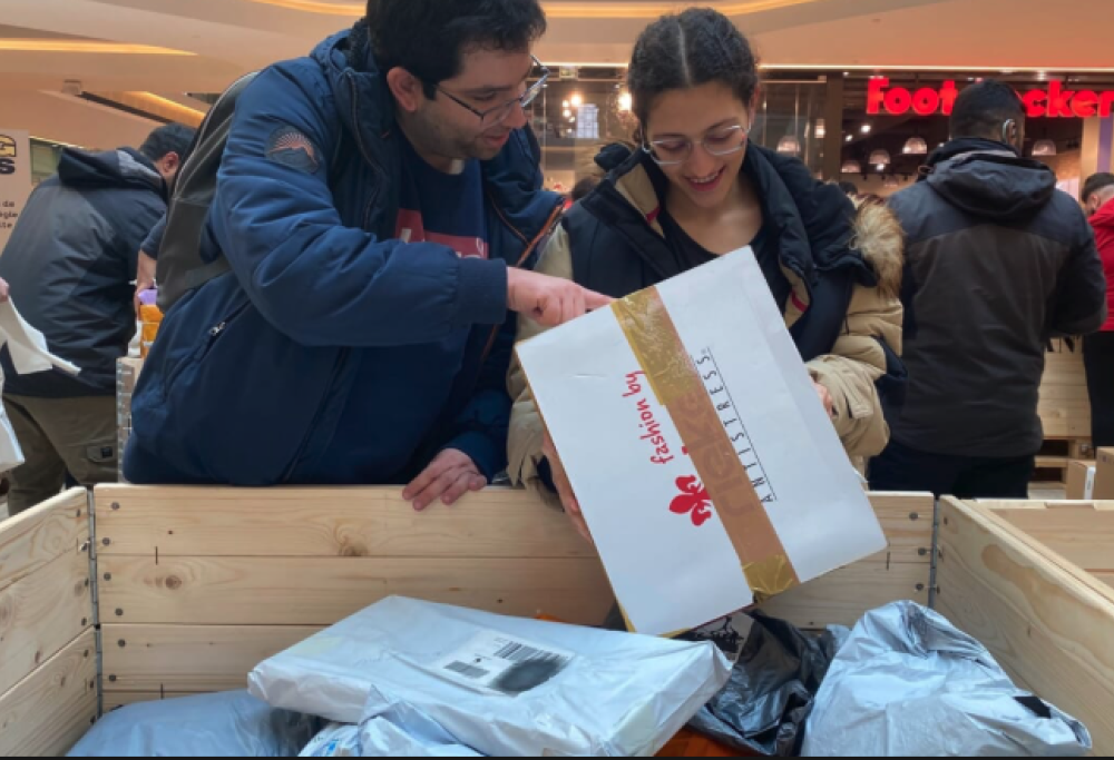 Ressa per acquistare i pacchi smarriti dai corrieri