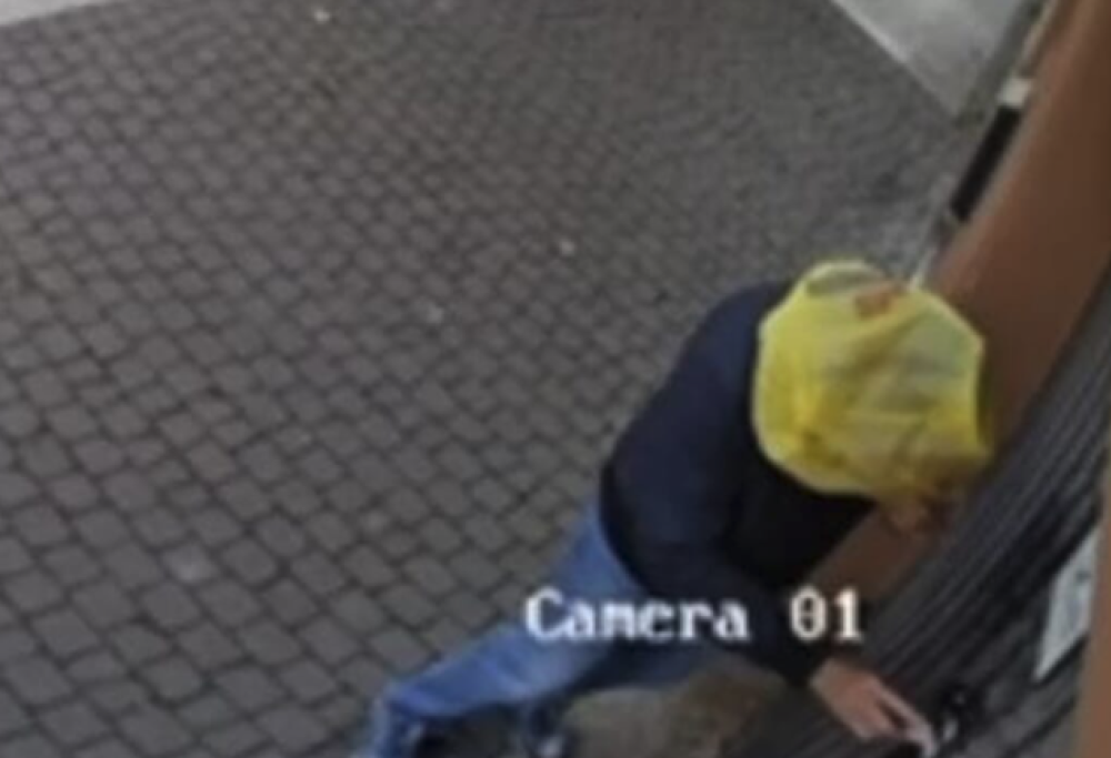 Stuccoman, l’uomo che cementa serrature per vendetta