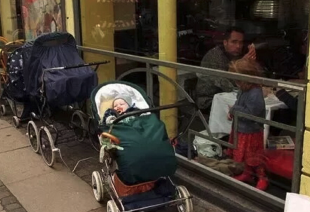 In Danimarca i bambini si parcheggiano fuori dal ristorante
