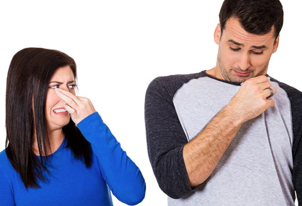 La puzza degli amici è meno fastidiosa di quella degli estranei