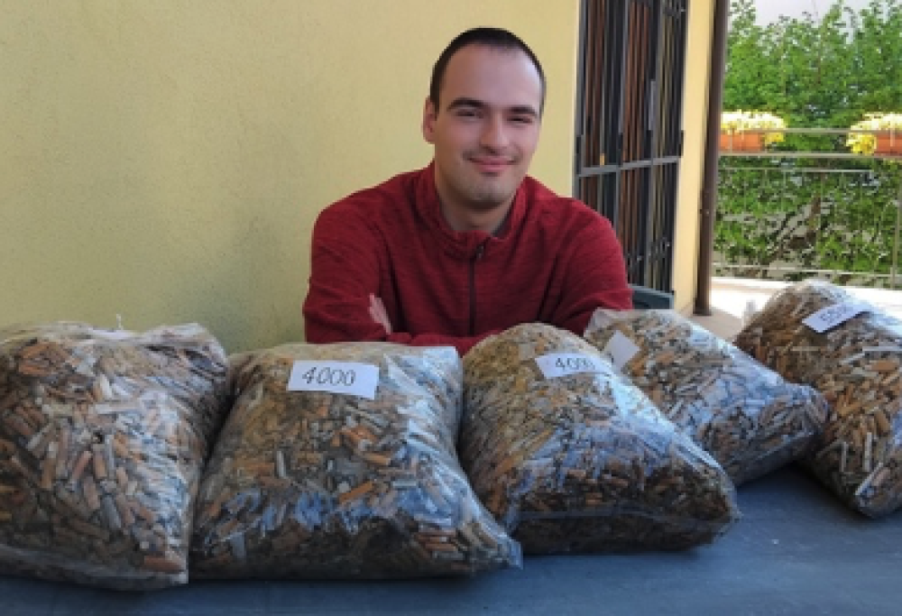 Raccoglie oltre 30mila mozziconi di sigaretta