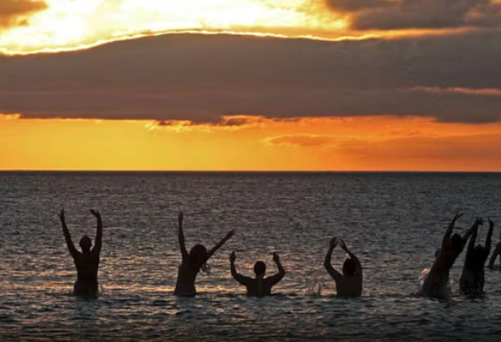 Oristano, polemiche per i nudisti in spiaggia