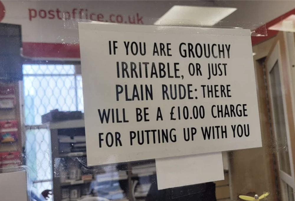 Poste, multa di 12 euro se il cliente è maleducato