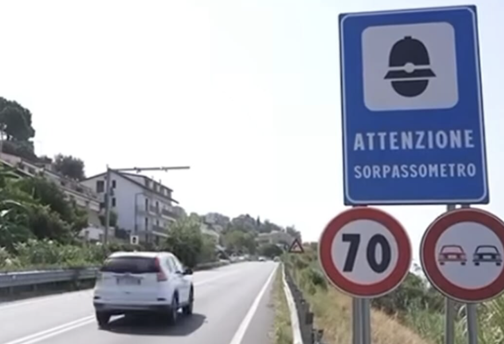 Arriva il sorpassometro, multe in differita