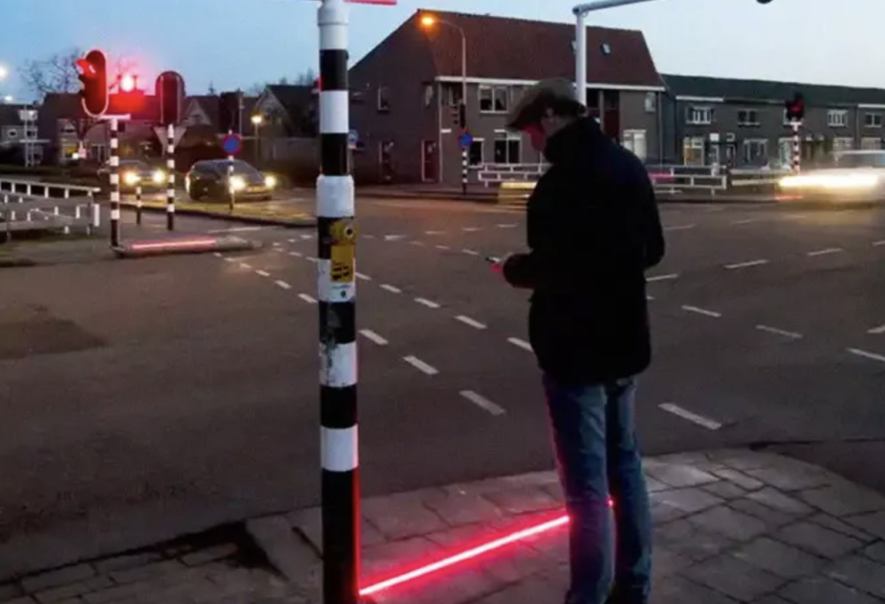 Irlanda, semafori per chi guarda lo smartphone