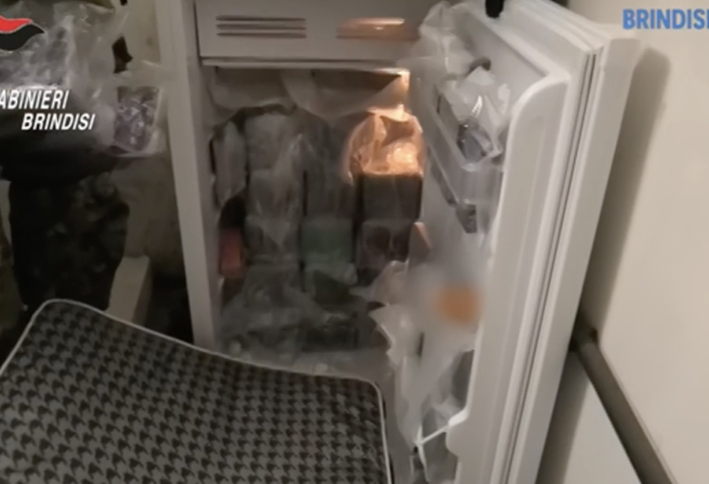 Pensionata trovata con 35kg di droga e armi