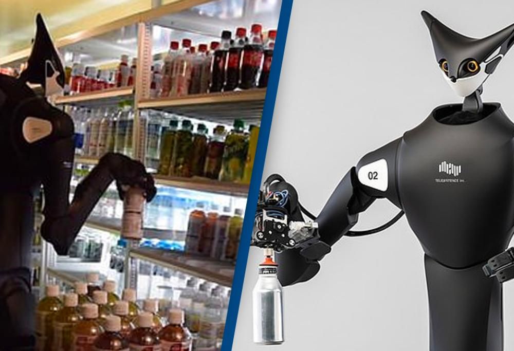 Un robot con testa a forma di gatto impila gli oggetti negli scaffali dei negozi giapponesi