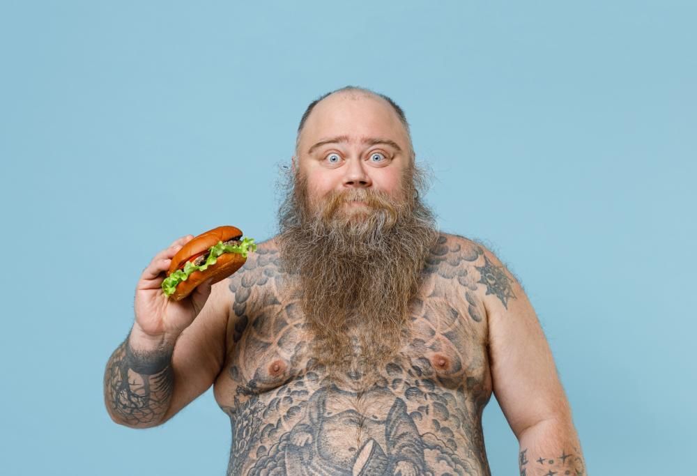 “Addio dieta e palestra”. E si tatua gli addominali per non dover dimagrire