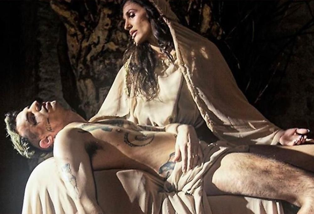 Prete esorcista contro Achille Lauro: “Bisogna rifiutare chi dissacra la Chiesa”