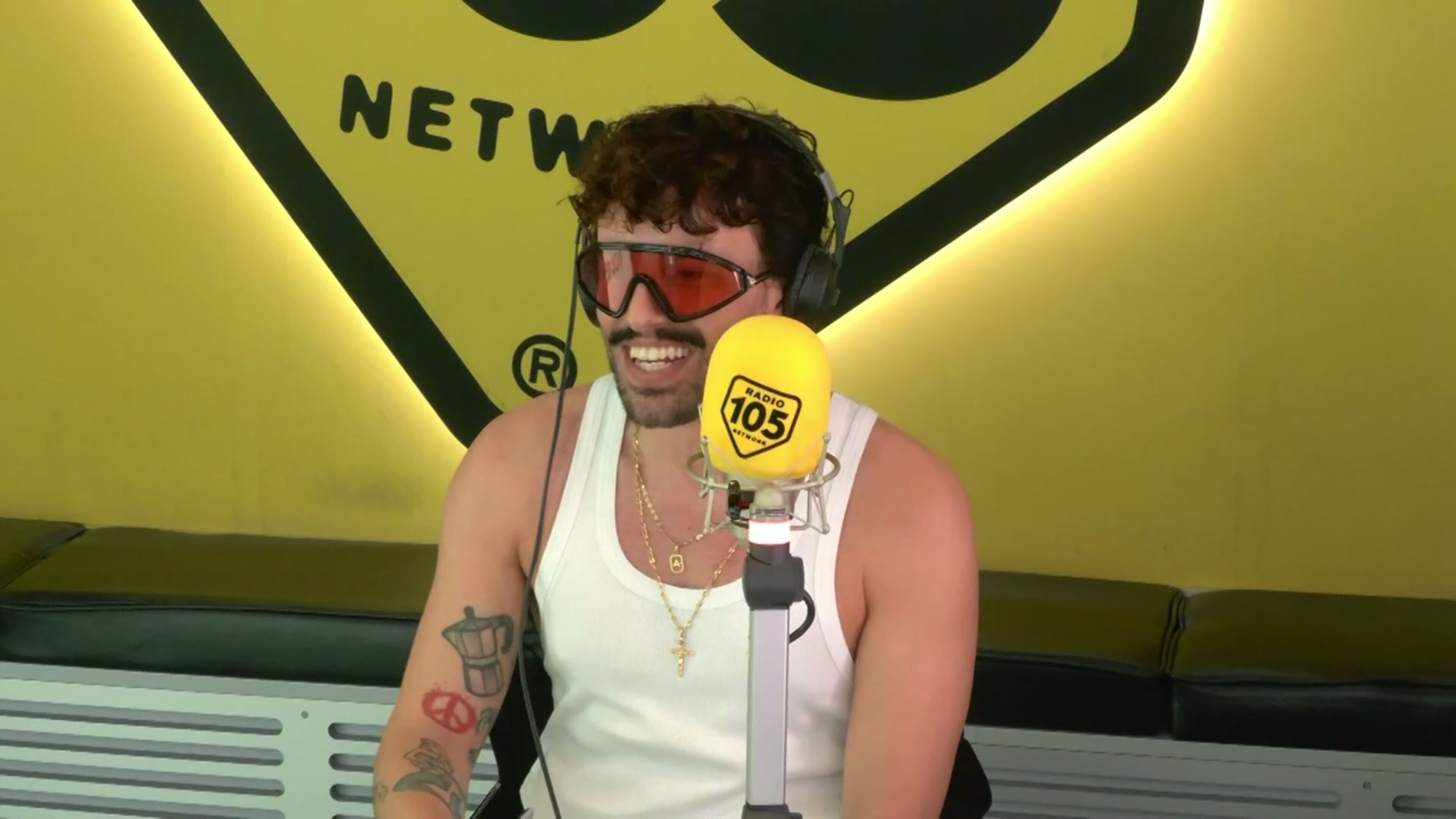 Il nuovo singolo di Aiello parla degli amori estivi