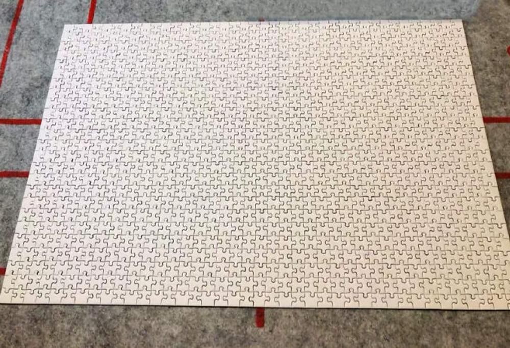 Un altro puzzle impossibile è in vendita su Amazon: 1000 pezzi tutti bianchi