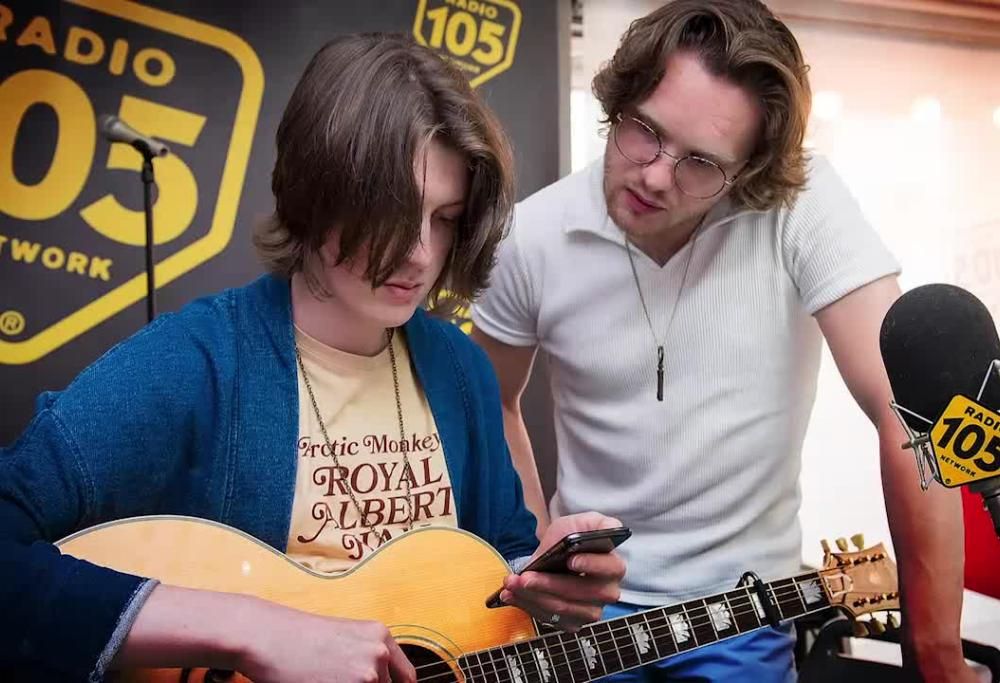 Il live dei Blossoms a 105 Night Express: ecco “There’s A Reason Why”