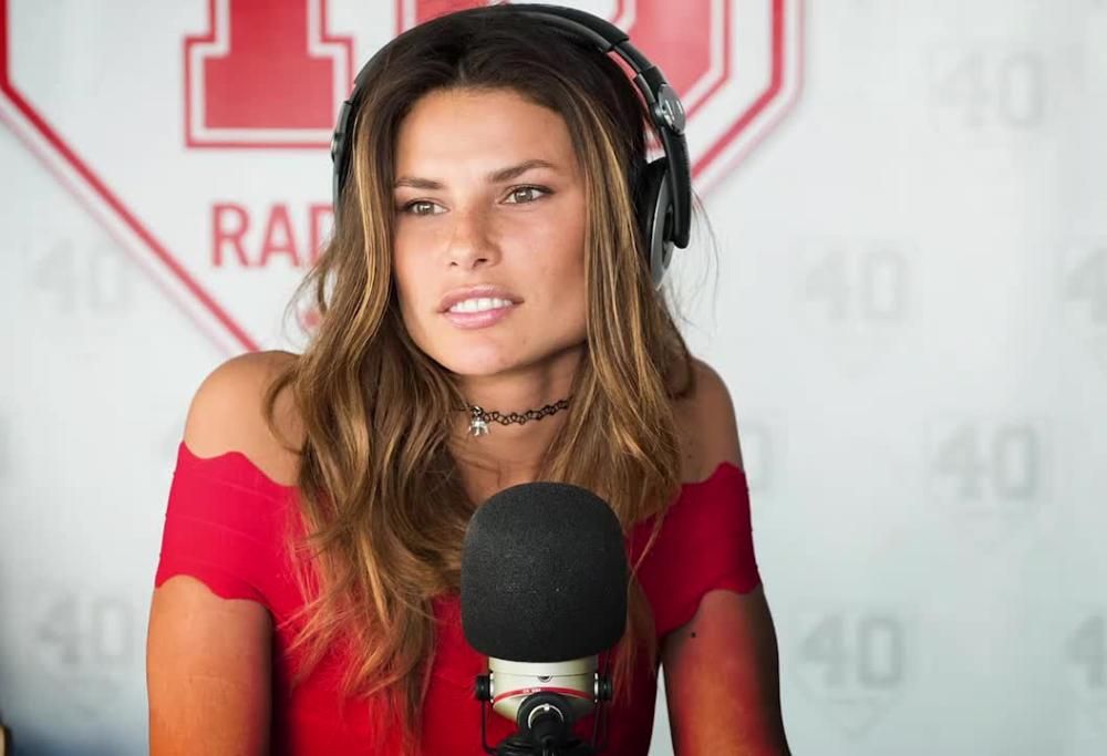 Dayane Mello: “Io e Bettarini ci siamo baciati, ora vediamo che succede”