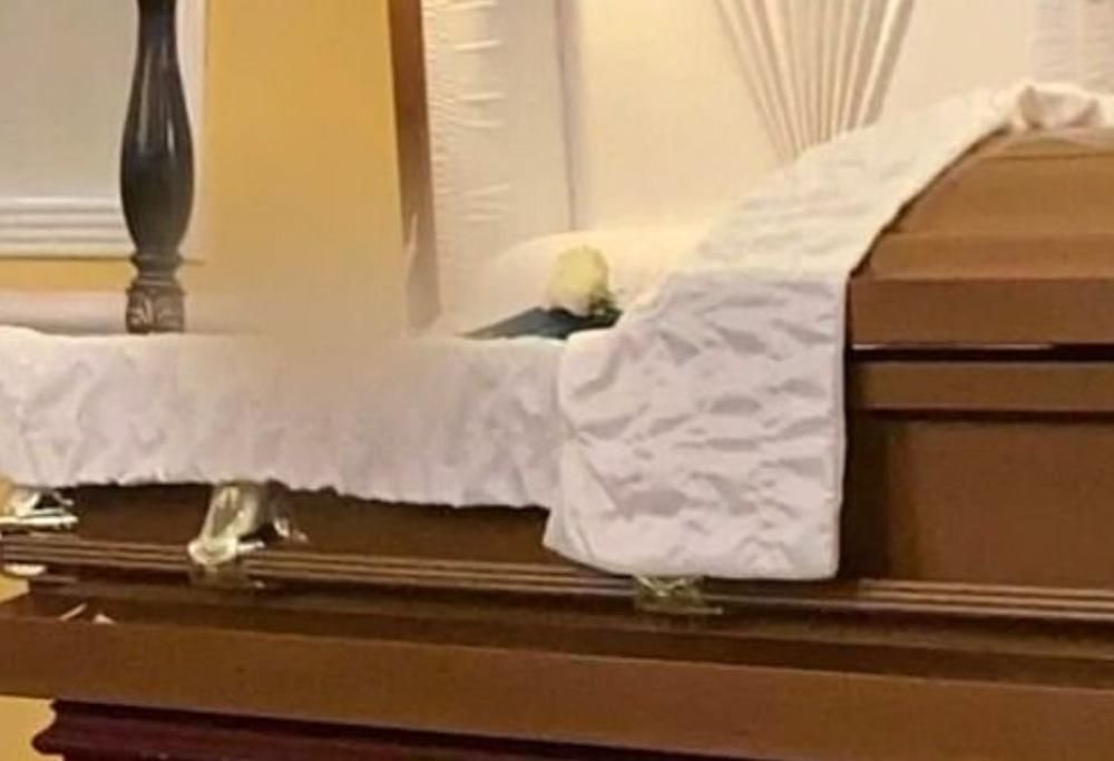 Famiglia in lutto sconvolta dopo aver scoperto il corpo sbagliato nella bara del bisnonno