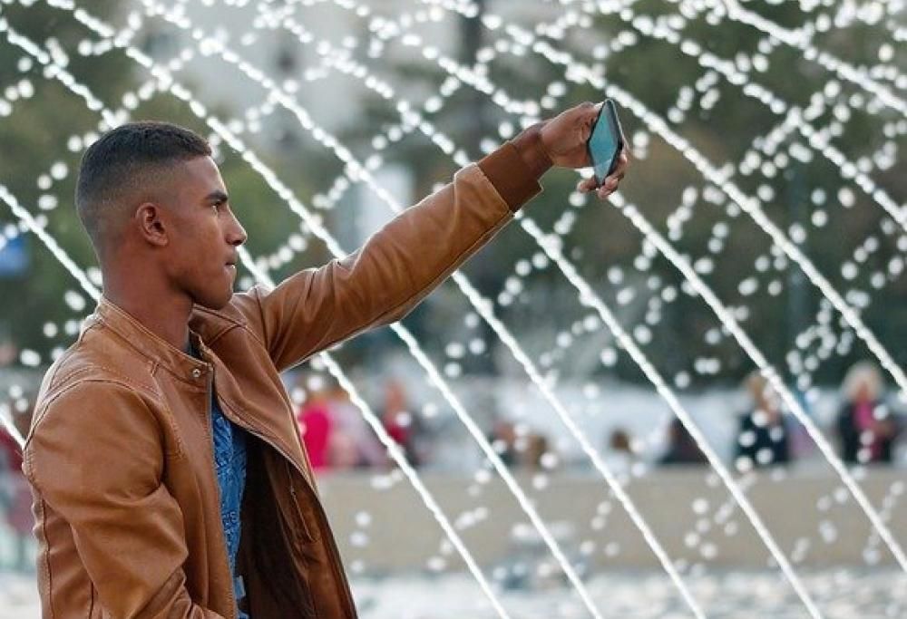 Reato inviare selfie del proprio pene