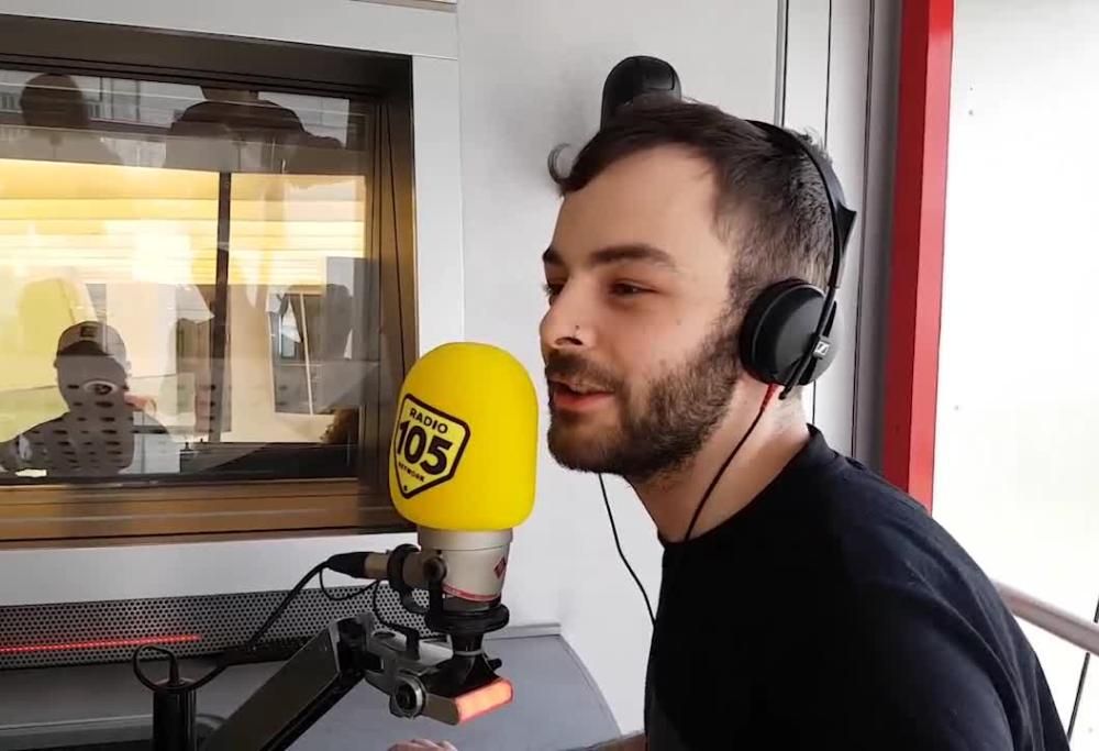 Lorenzo Fragola canta la sua “Siamo Uguali” a 105 Take Away