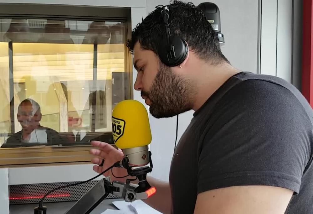 Momento teatro a 105 Take Away: Salvatore Esposito dedica ad Alan la poesia “Strunz”